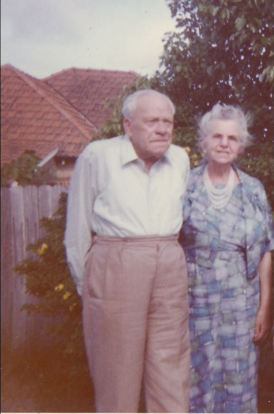Photo of photos/Kenneth McLennan b1892 Mildura &Laura abt1960